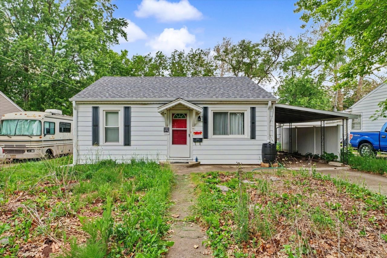 1116 W Columbia Avenue, Champaign, IL 61821 Main Photo