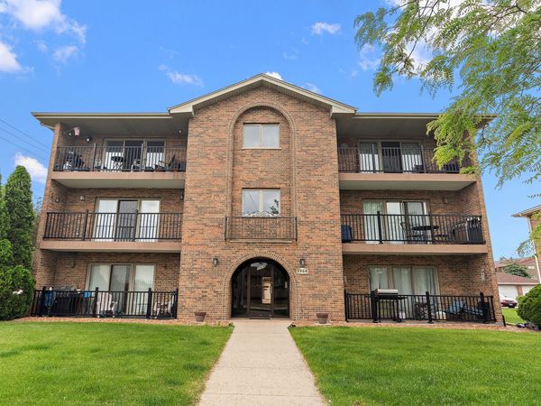 9964 W 153 Street, Unit 2W, Orland Park, IL 60462