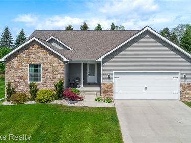 291 Golfside Drive, Lapeer, MI 48446