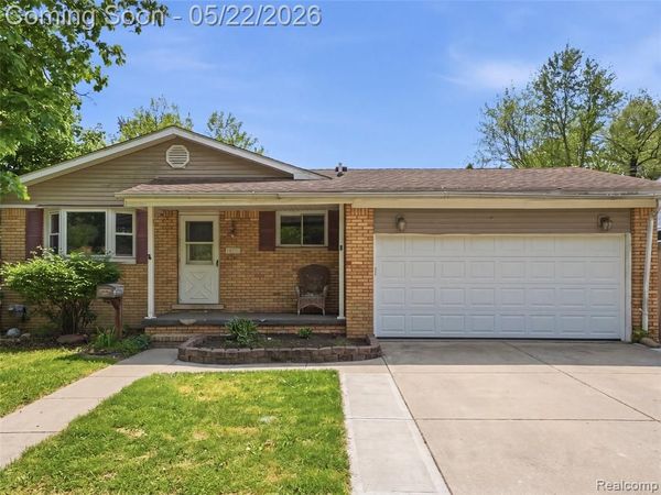 1295 1st Street, Lapeer, MI 48446