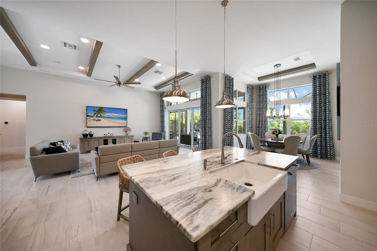8310 Redonda Loop, Lakewood Ranch, FL 34202 Photo