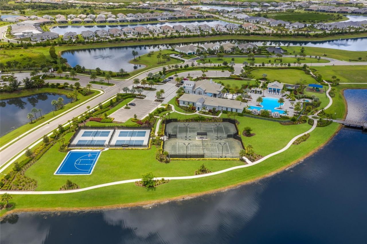 8310 Redonda Loop, Lakewood Ranch, FL 34202 Photo