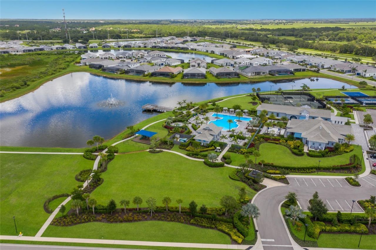 8310 Redonda Loop, Lakewood Ranch, FL 34202 Photo