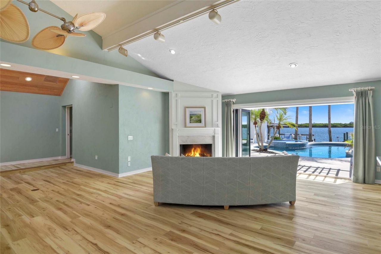 1215 Commodore Drive, New Smyrna Beach, FL 32168 Photo