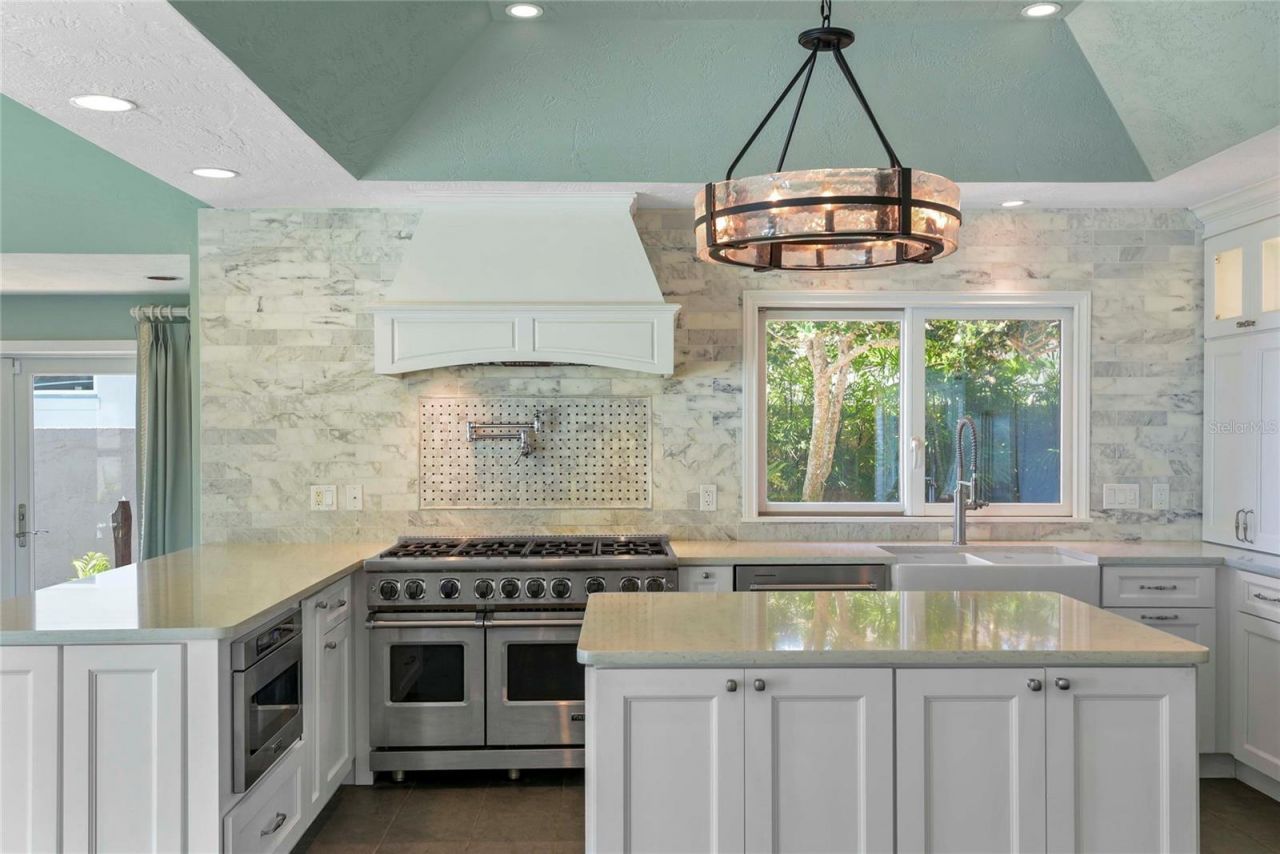 1215 Commodore Drive, New Smyrna Beach, FL 32168 Photo