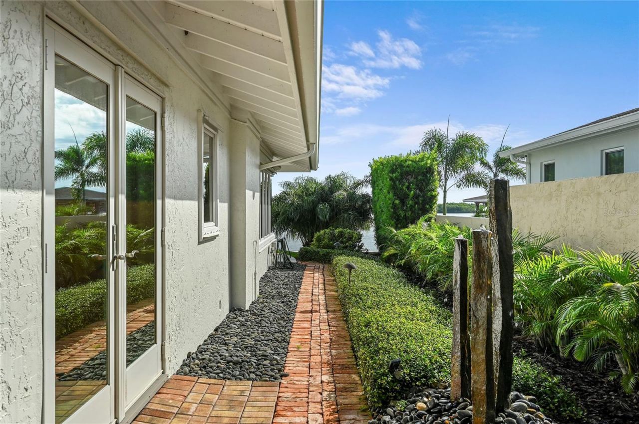 1215 Commodore Drive, New Smyrna Beach, FL 32168 Photo