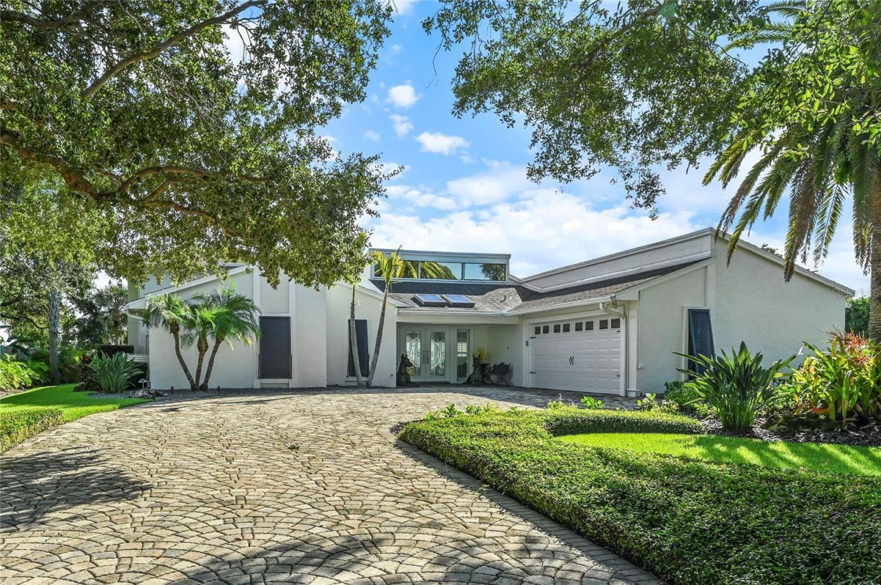 1215 Commodore Drive, New Smyrna Beach, FL 32168 Photo