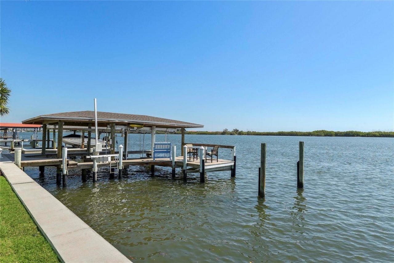 1215 Commodore Drive, New Smyrna Beach, FL 32168 Photo