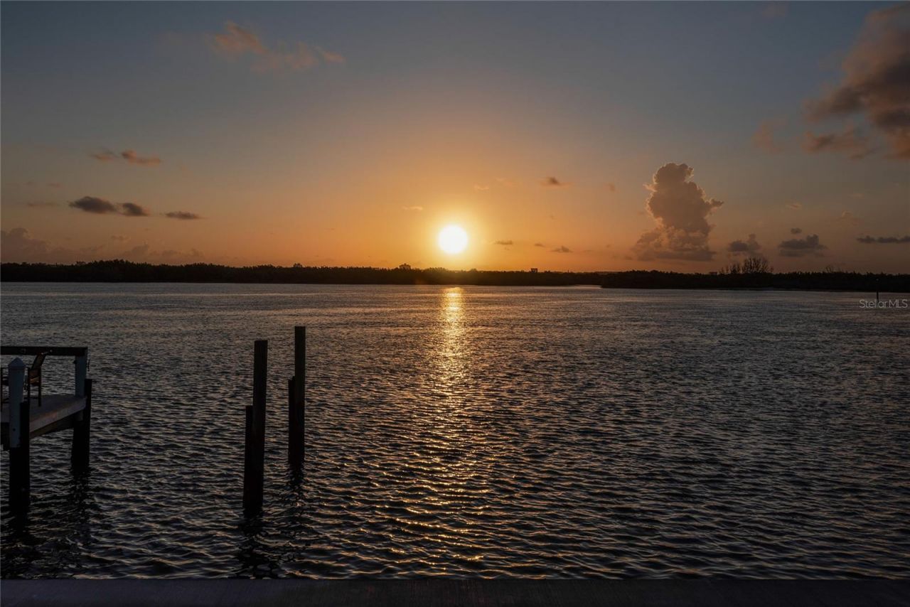 1215 Commodore Drive, New Smyrna Beach, FL 32168 Photo