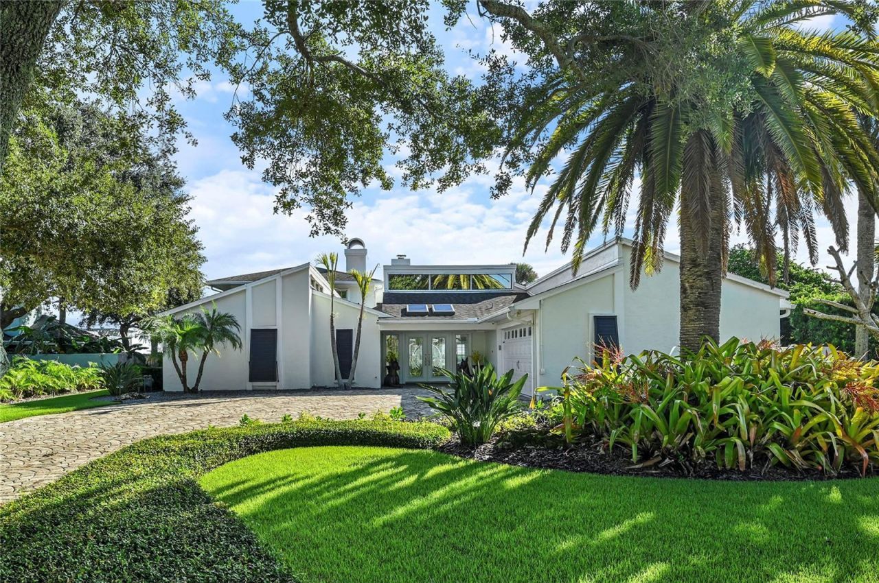 1215 Commodore Drive, New Smyrna Beach, FL 32168 Photo