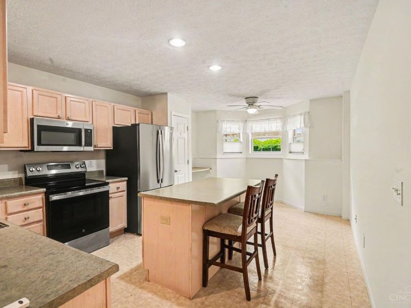5461 Asbury Lake Drive, Unit 78, Green Township, OH 45247 Photo 10
