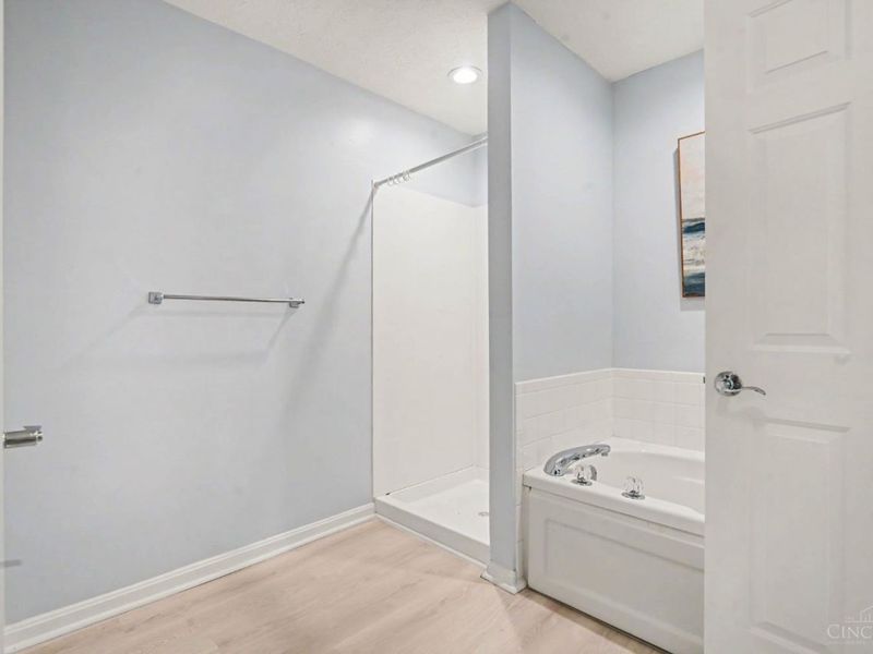 5461 Asbury Lake Drive, Unit 78, Green Township, OH 45247 Photo 8