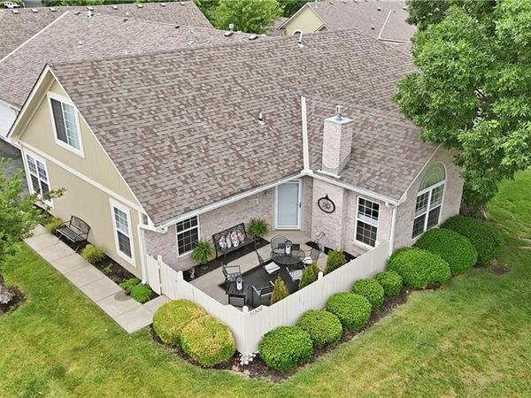 11320 S Pflumm Road, Olathe, KS 66215