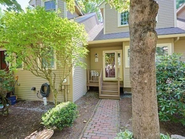 6 Rosewood Lane, Unit 6, Hopkinton, MA 01748