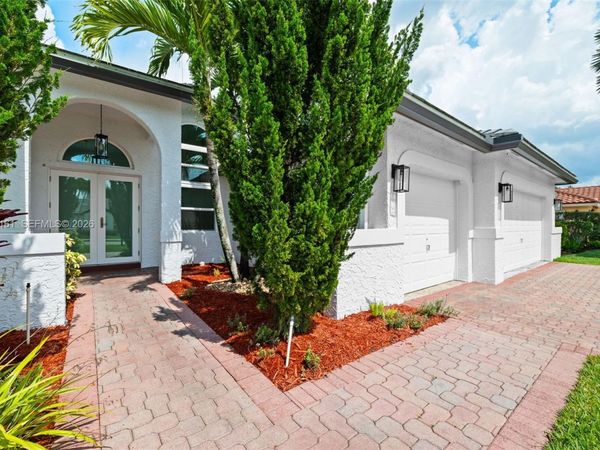 3292 Ridge Trce , Davie, FL 33328