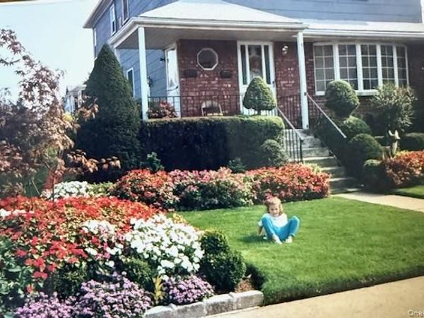37 Acorn Place , Lynbrook, NY 11563