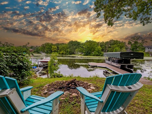 5638 W Peninsula Dr, Waterford, WI 53185