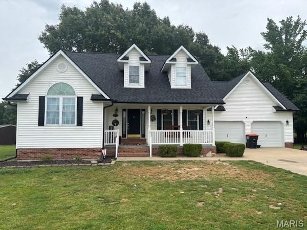 402 Osage Dr, Advance, MO 63730