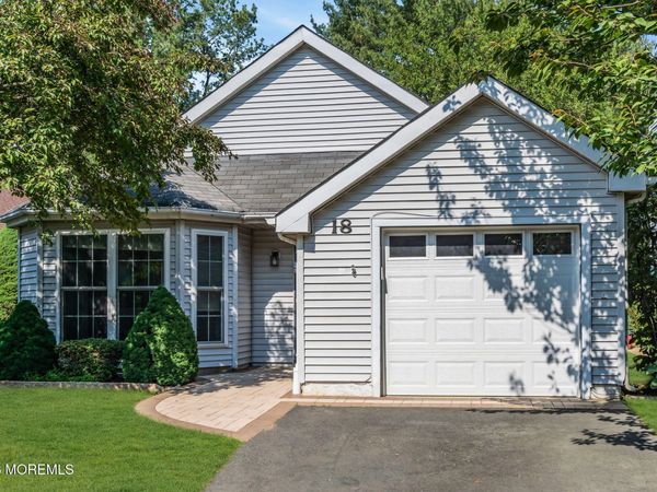 18 Jasmine Lane, Freehold, NJ 07728