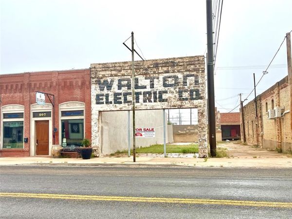 509 Conrad Hilton Boulevard , Cisco, TX 76437