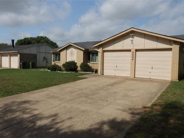 5404 Windy Meadow Drive, Arlington, TX 76017