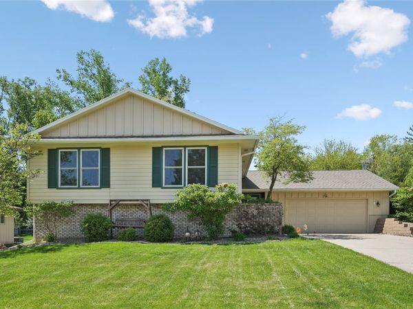5201 Broadlawn Drive SE, Cedar Rapids, IA 52403
