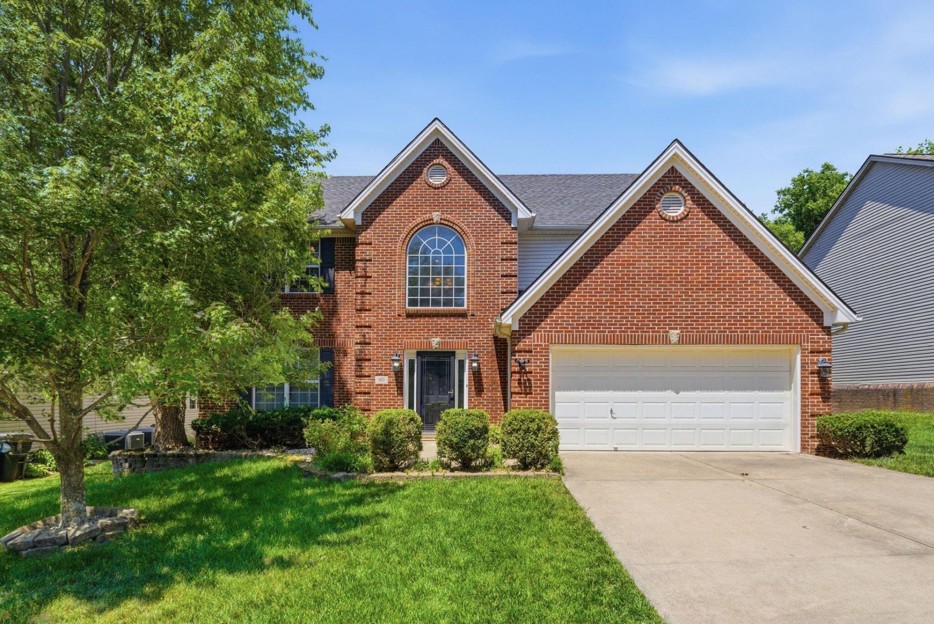 925 Seneca Park, Lexington, KY 40515 Main Photo
