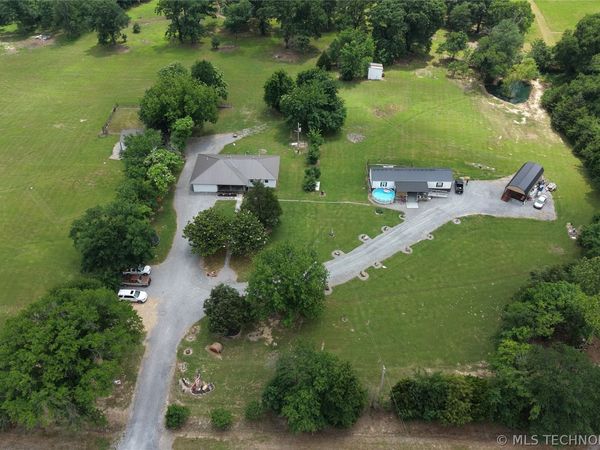 3647 SE Highway 63 , Talihina, OK 74571