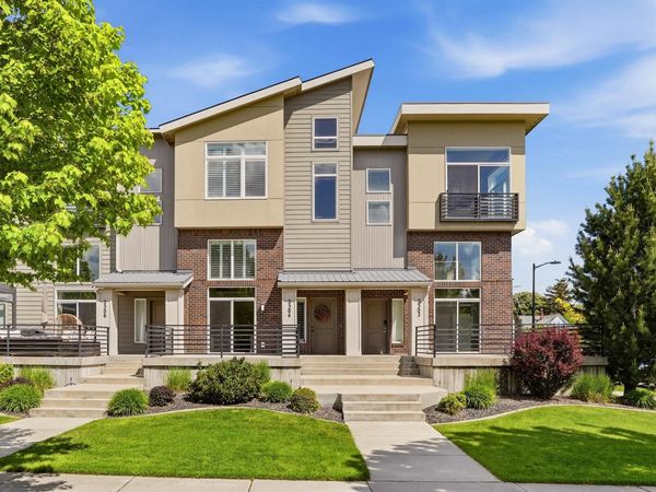 2304 W Summit Pkwy, Spokane, WA 99201
