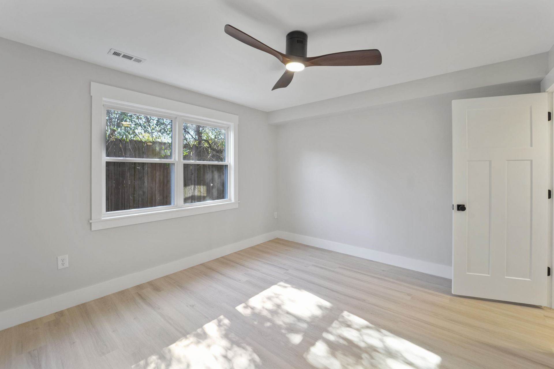 415 Parkdale Drive Photo 60
