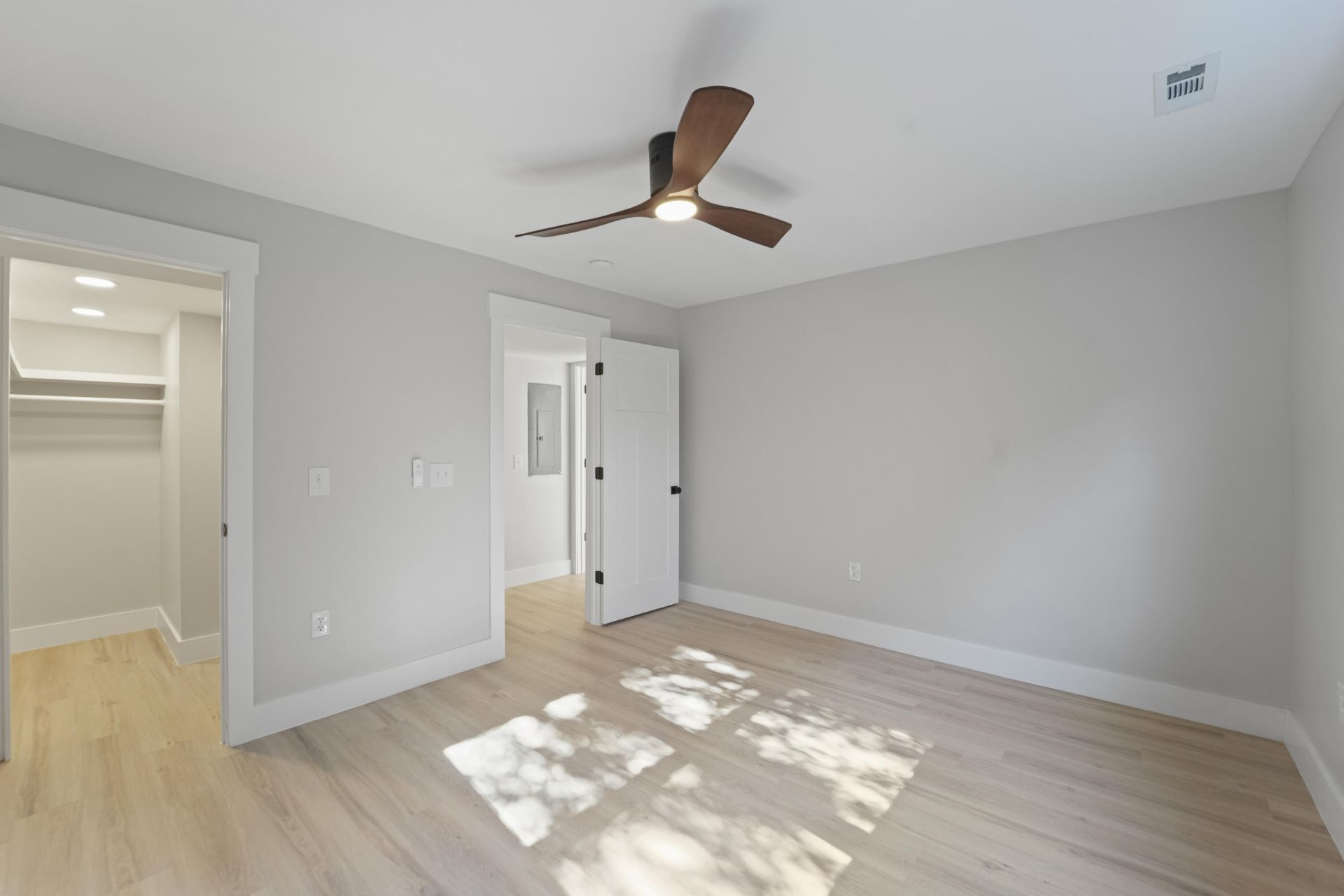 415 Parkdale Drive Photo 61