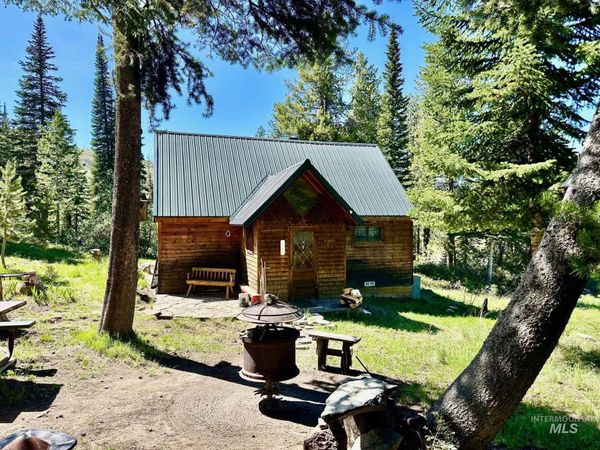 509 Deadline Rd. Cabin #2 South Hills, Hansen, ID 83301