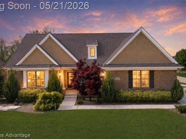 37125 White Tail Court, Farmington Hills, MI 48335