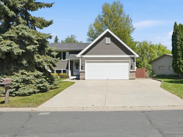 4466 W 131st Street, Savage, MN 55378