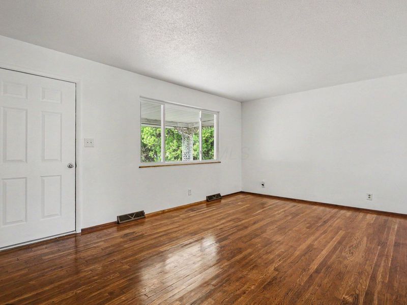 3241 Haskell Drive , Columbus, OH 43219 Photo 5