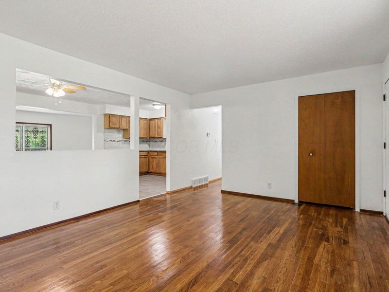 3241 Haskell Drive , Columbus, OH 43219 Photo 6