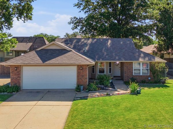 8249 N 127th East Avenue, Owasso, OK 74055