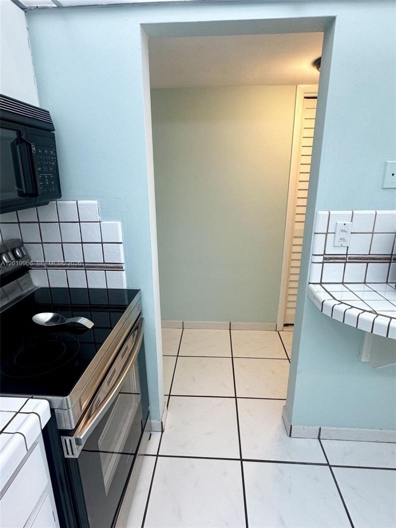 300 Galen Dr, Unit 206, Key Biscayne, FL 33149 Photo