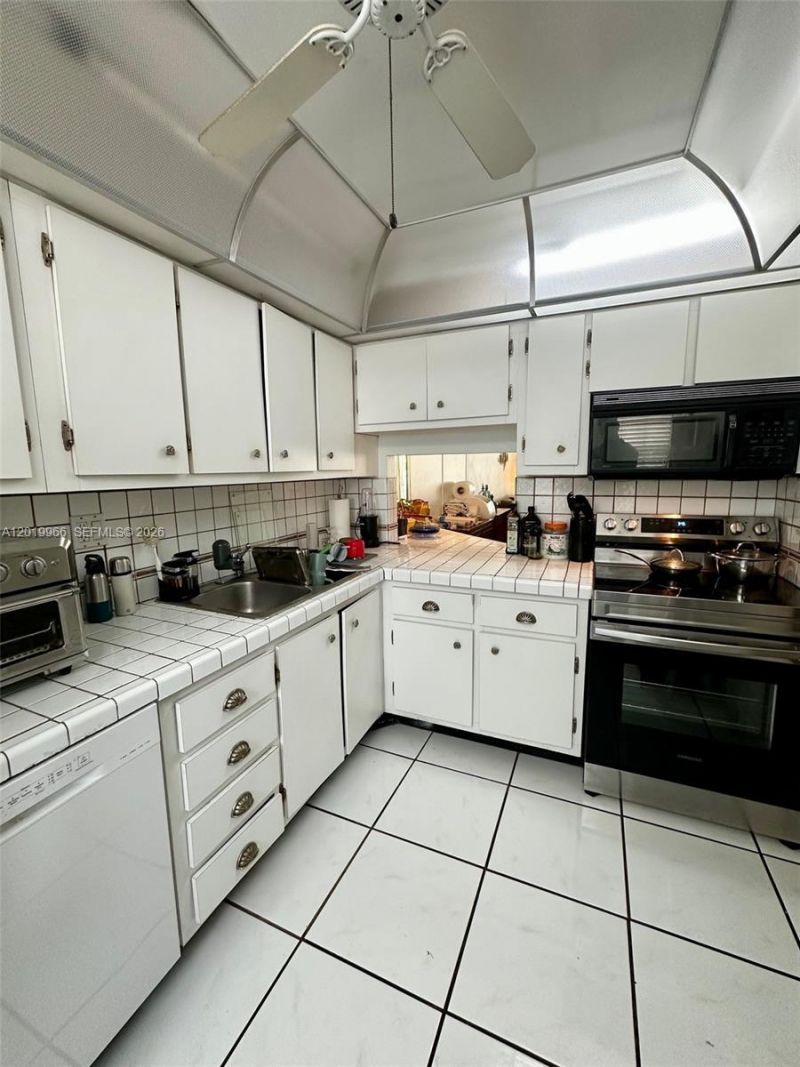 300 Galen Dr, Unit 206, Key Biscayne, FL 33149 Photo