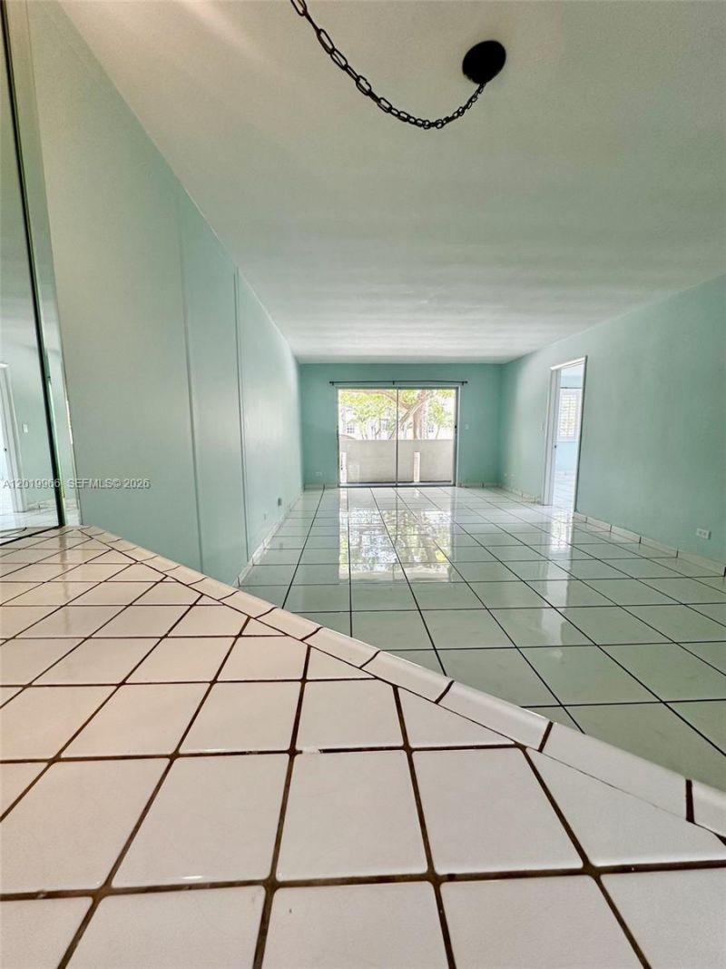 300 Galen Dr, Unit 206, Key Biscayne, FL 33149 Photo