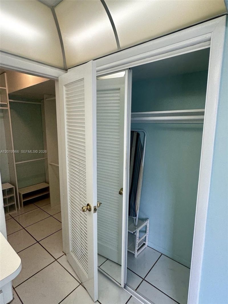 300 Galen Dr, Unit 206, Key Biscayne, FL 33149 Photo