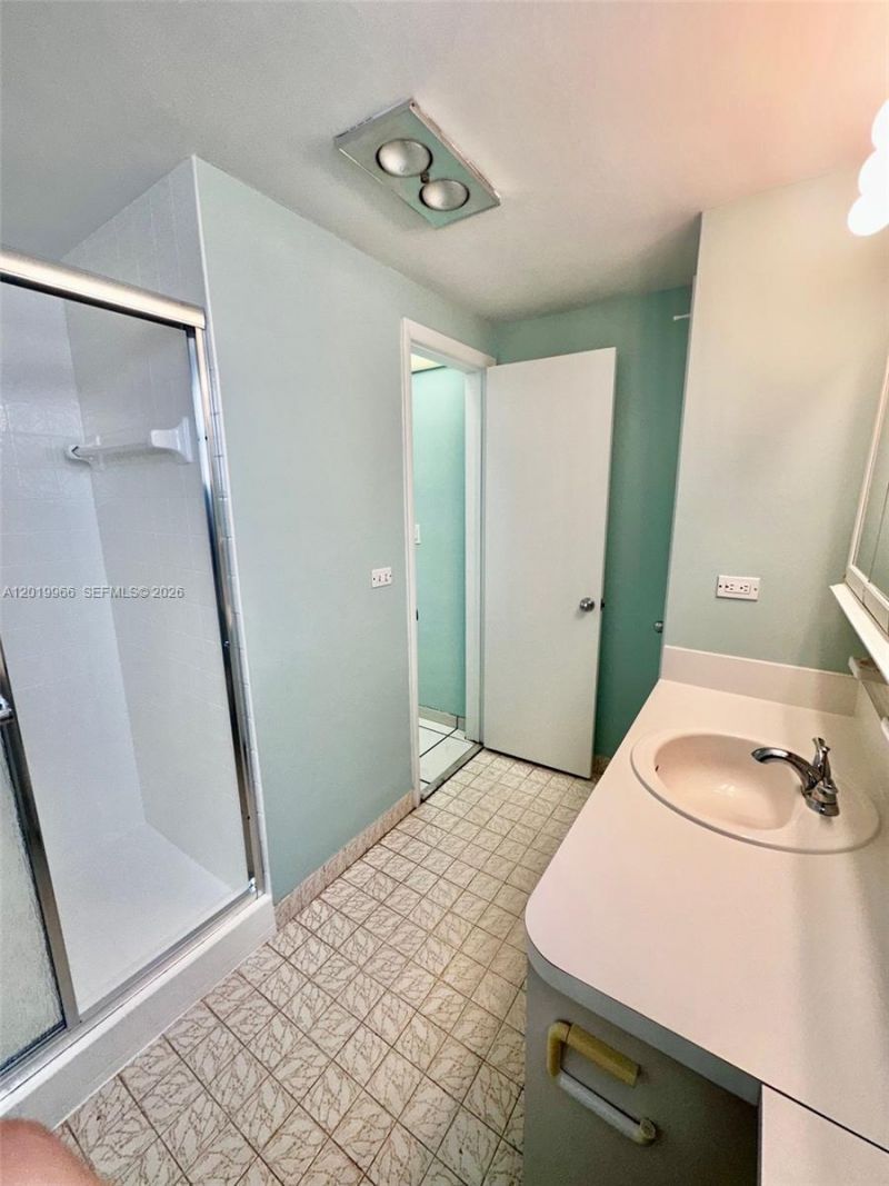 300 Galen Dr, Unit 206, Key Biscayne, FL 33149 Photo
