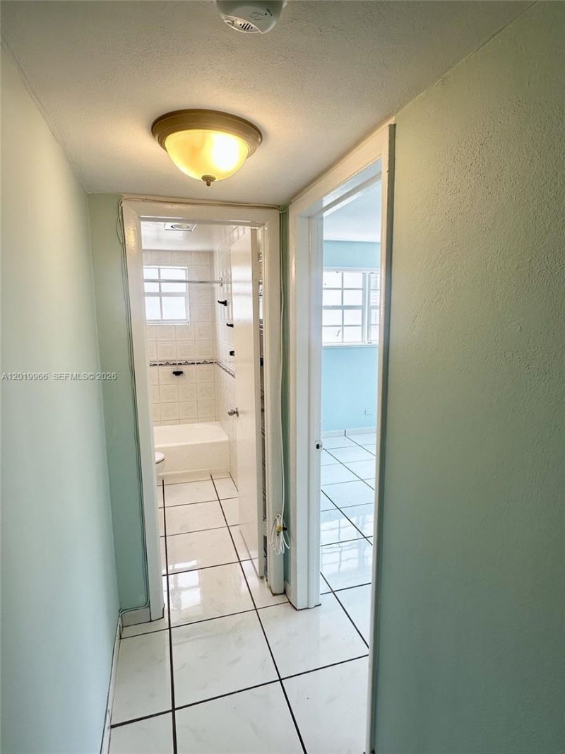 300 Galen Dr, Unit 206, Key Biscayne, FL 33149 Photo