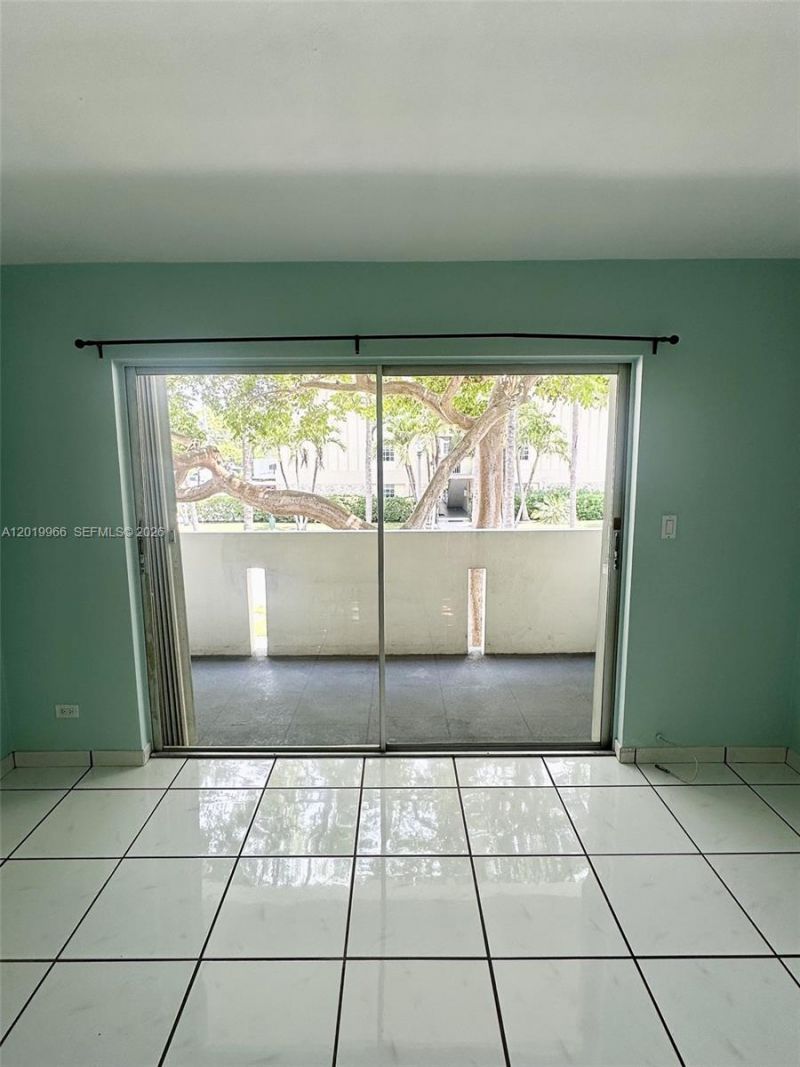 300 Galen Dr, Unit 206, Key Biscayne, FL 33149 Photo