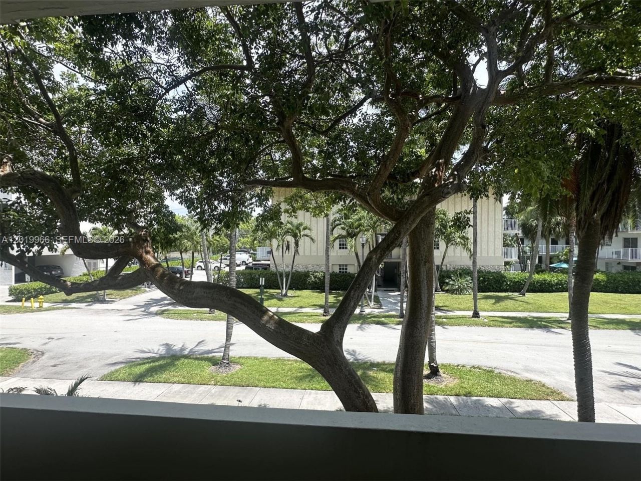 300 Galen Dr, Unit 206, Key Biscayne, FL 33149 Photo