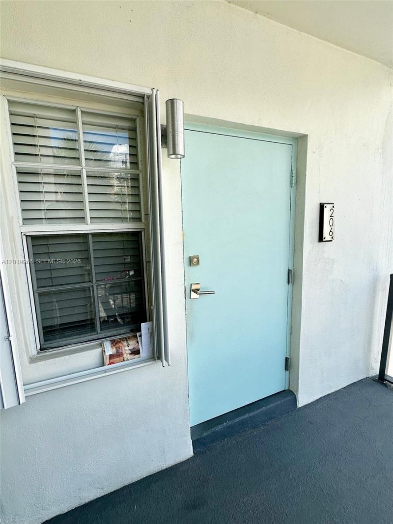 300 Galen Dr, Unit 206, Key Biscayne, FL 33149 Photo
