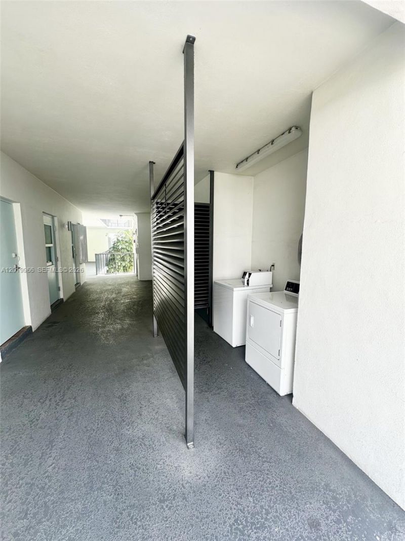 300 Galen Dr, Unit 206, Key Biscayne, FL 33149 Photo