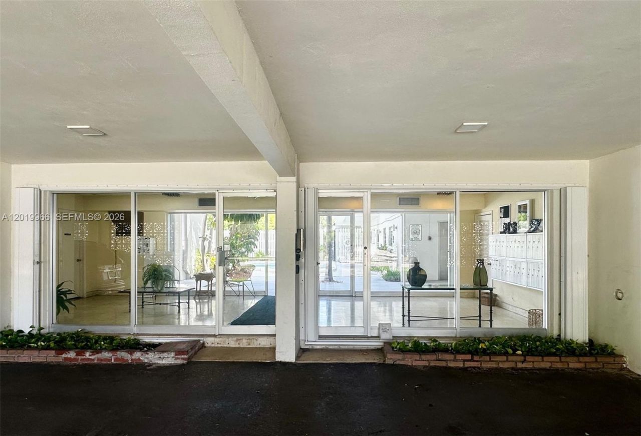 300 Galen Dr, Unit 206, Key Biscayne, FL 33149 Photo