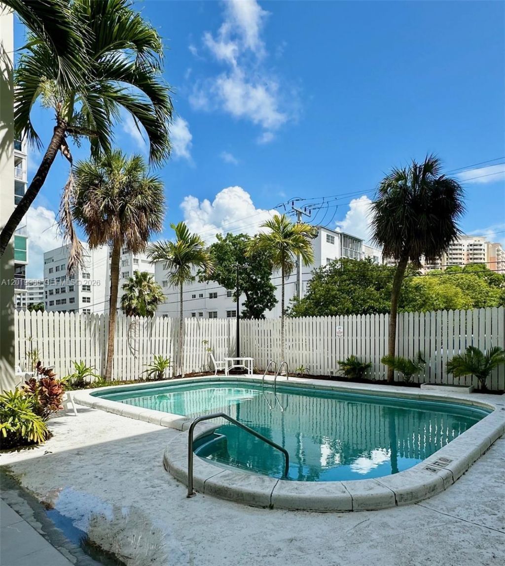 300 Galen Dr, Unit 206, Key Biscayne, FL 33149 Photo