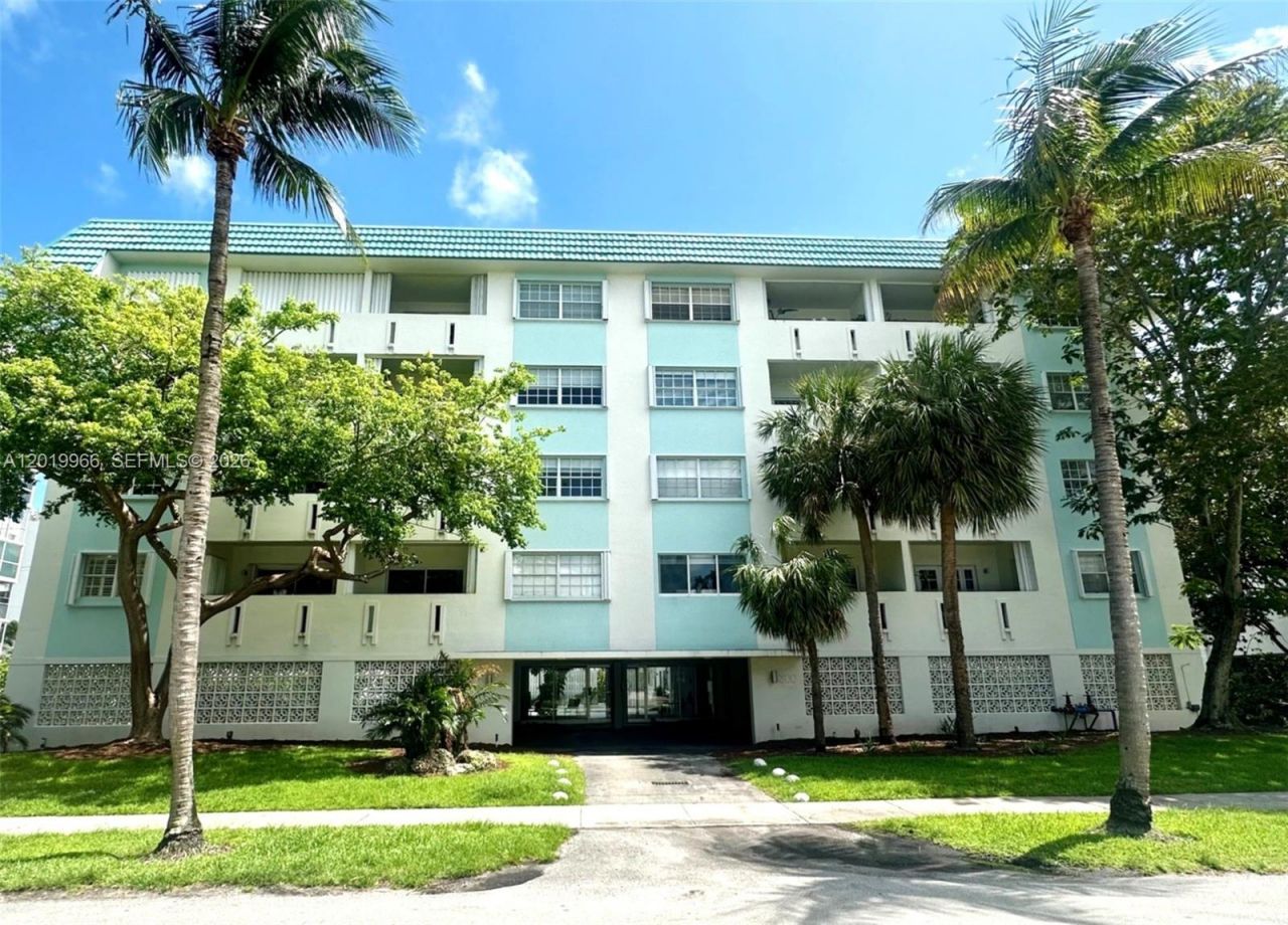 300 Galen Dr, Unit 206, Key Biscayne, FL 33149 Photo